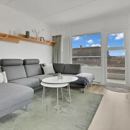 Paen Og Hyggelig Indrettet Sj3201 Henne Strand